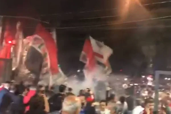 Torcedores do SP causam aglomeração