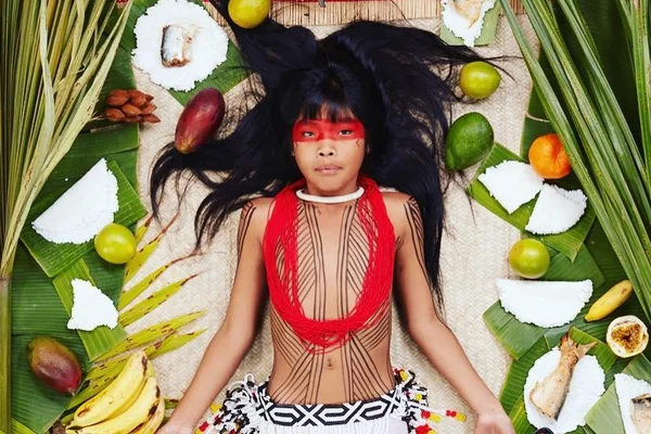 Projeto fotográfico mostra como é a alimentação de crianças pelo mundo