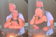 CEO é flagrado em suposta traição durante show do Coldplay CEO é flagrado em suposta traição durante show do Coldplay