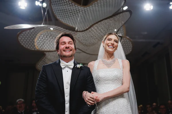 Ivan Rollemberg e Ana Vitoria Maluf se casam no Copacabana Palace