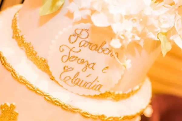 Lancôme promove jantar com Denise Gebrim para lançar fragrância