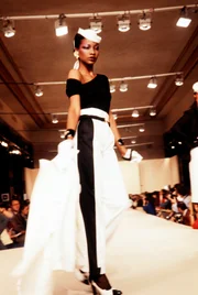 Mounia Orosemane para a Yves Saint Laurent 
