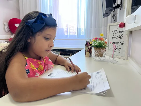 Menina de 8 anos entrou para sociedade de alto QI