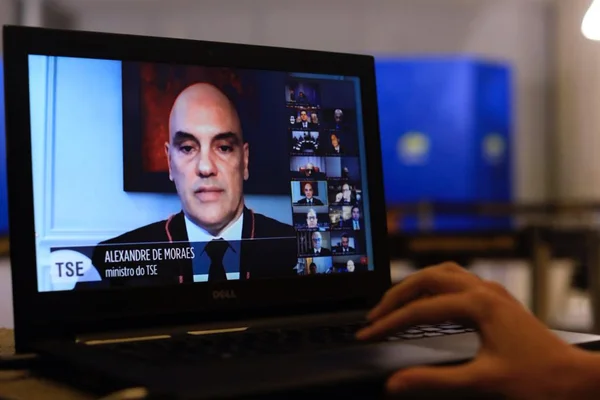 Alexandre de Moraes assume como membro do TSE em posse-relâmpago