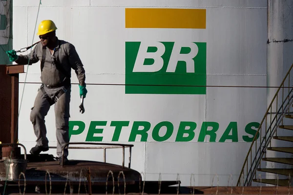 Petrobras abre 72 vagas de estágio em 15 cidades do Brasil