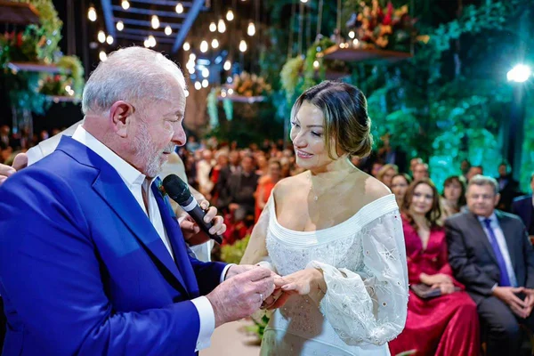 O presidente Luiz Inácio Lula da Silva durante sua cerimônia de casamento com Janja da Silva em maio de 2022. - Metrópoles