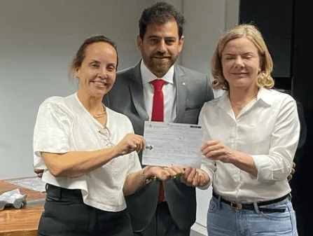 Genro de Lula se filia ao PT: “Nasci em berço petista”