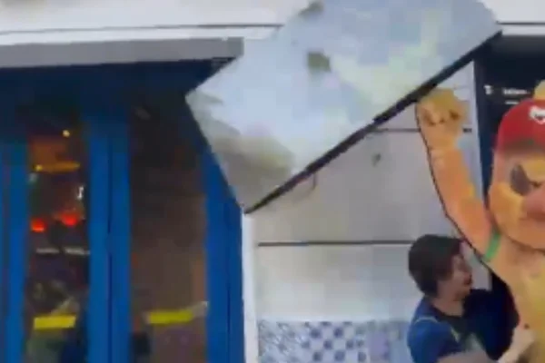 Imagem colorida de canarinho pistola