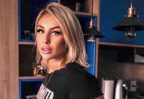 modelo e influenciadora Renata Schözen