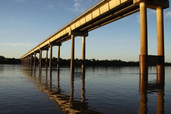 imagem colorida de ponte Brasil - Argentina