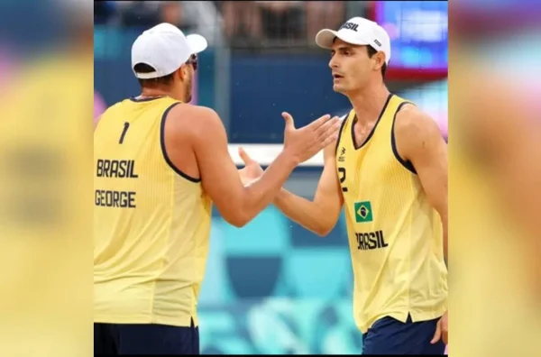 imagem colorida andre e george estreia volei de praia olimpiadas