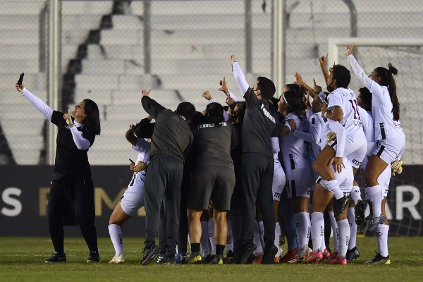 Brasileirão Feminino começa com recorde de mulheres no comando