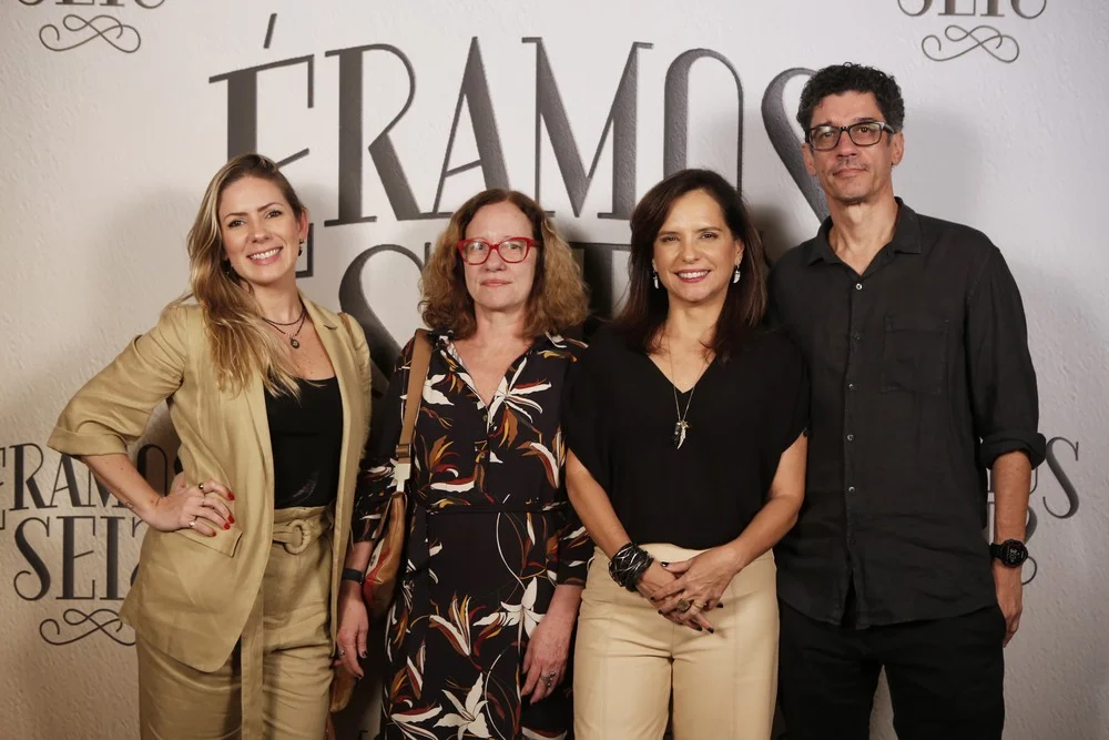 Éramos Seis: a autora Angela Chaves com os colaboradores da nova novela das 6 Éramos Seis: a autora Angela Chaves com os colaboradores da nova novela das 6