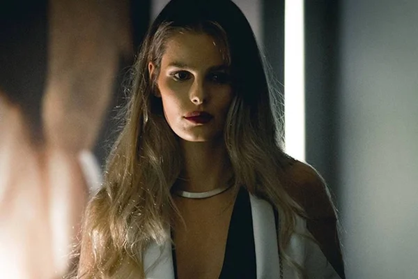 Yasmin Brunet aparece nua em Verdades Secretas: cena bombou em 2015