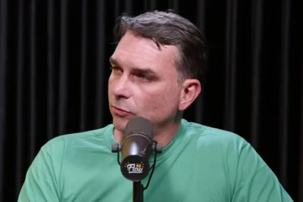 Flávio diz que não viu vídeo de Michelle: “Não tenho relação com ela”
