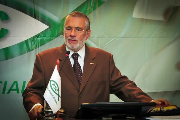 Ex-presidente do PSC teria gastado Fundo Partidário com prostitutas