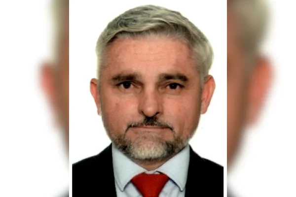 Imagem colorida de advogado acusado de ameaçar juiz para revogar prisão de ré suspeita de ligação com o PCC - Metrópoles