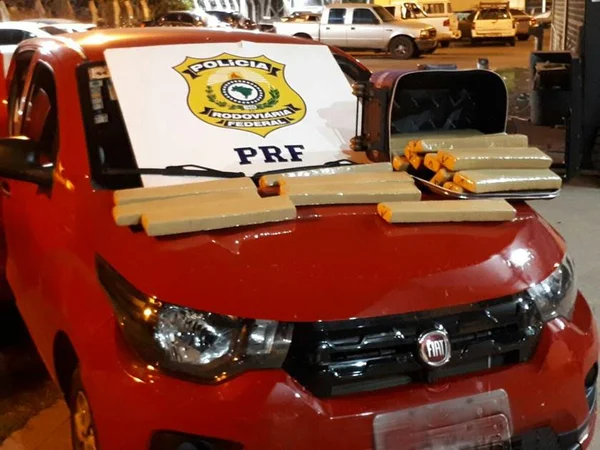 PRF apreende 20kg de maconha na BR-060, no Recanto das Emas