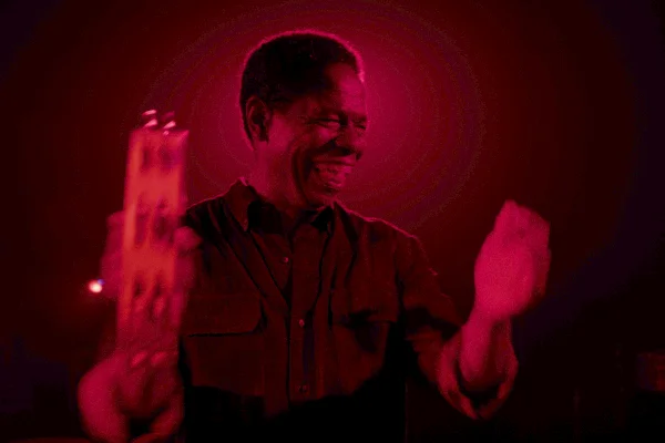 Quem é Paulinho da Costa, músico de Thriller que virou tema de filme