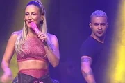 Claudia Leitte e Robson Mano posam no palco