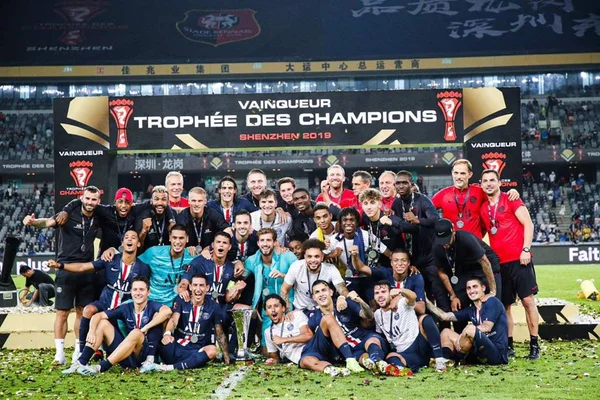Mbappé e Di María decidem e PSG leva a Supercopa da França