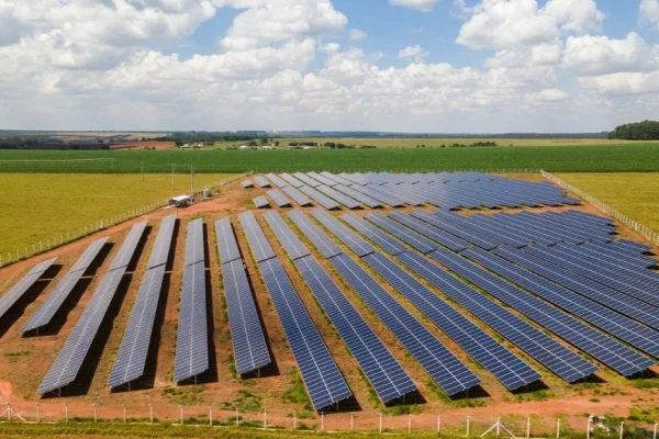 Fazenda de energia solar vista de cima