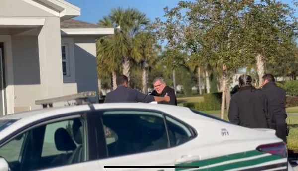 Vídeo: Bolsonaro recebe visita de médico após ser internado em Orlando
