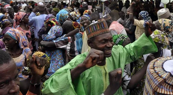 Boko Haram liberta 82 meninas de Chibok, na Nigéria