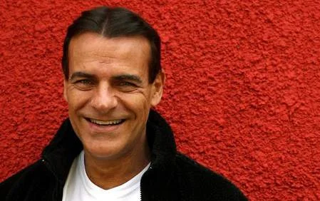 Foto colorida de Mário Gomes, ex-ator da Tv Globo