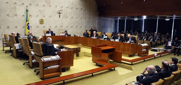 Autoridades do 1º escalão disputam indicação de Bolsonaro ao STF