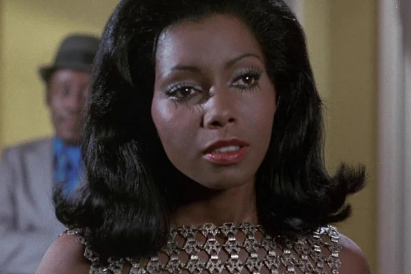 A atriz Judy Pace no filme Cotton Comes to Harlem
