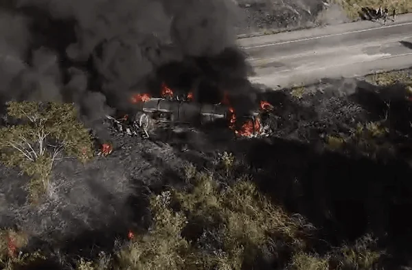 carreta incêndio BR-116