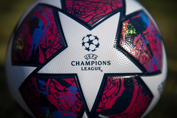 Uefa planeja Champions com 36 clubes, classificação via ranking e sistema suíço