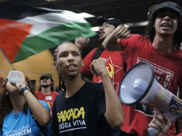 Fim de auxílio estudantil e ocupação: entenda crise na Uerj