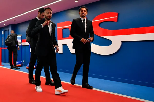 Após Mbappé dispensar férias, Neymar e Marquinhos retornam ao PSG