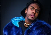 O rapper Rico Dalasam é o dono do hit "Aceite-c". Aos 25 anos, ele é representante do movimento "queer rap" que usa as rimas para desconstruir a identidade de gênero. O rapper Rico Dalasam é o dono do hit "Aceite-c". Aos 25 anos, ele é representante do movimento "queer rap" que usa as rimas para desconstruir a identidade de gênero.