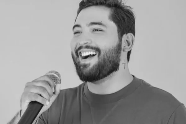 Cantor Felipe Silva morre aos 24 anos após sofrer queda e ter traumatismo craniano - Metrópoles