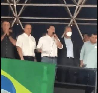 Ao lado de Bolsonaro, governador é vaiado no Paraná; veja vídeo