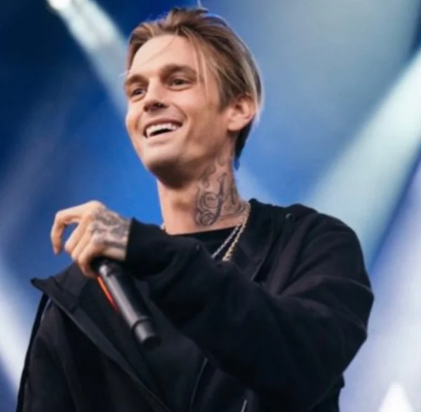 Cinco meses depois, causa da morte de Aaron Carter é divulgada