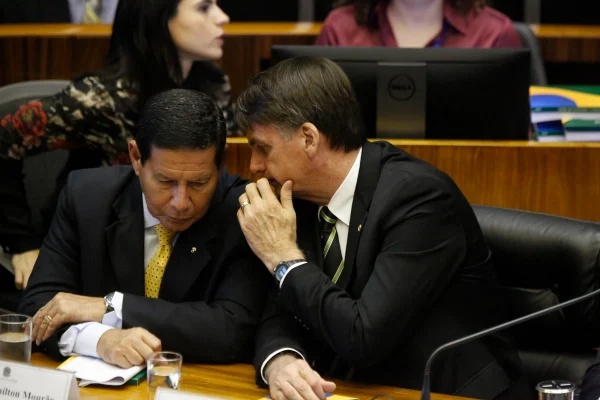 Análise: decreto de Mourão representa vitória dos que agem nas sombras