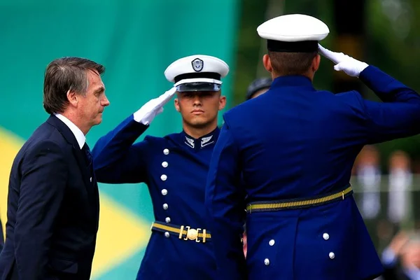Bolsonaro escala militar para comandar redes sociais do governo