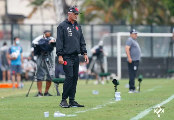 Após 50 dias no cargo, Lisca pede para sair e não é mais o treinador do Vasco
