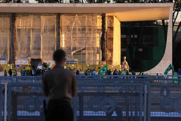 Manifestantes pró Bolsonaro em frente ao STF