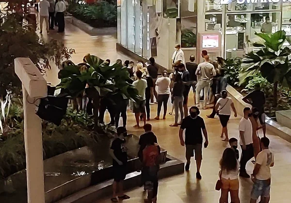 Mulher morre após ser atingida por tiro em shopping de Fortaleza