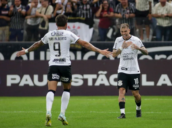 Corinthians faz 3 x 0 no Água Santa e vence a primeira no Paulistão