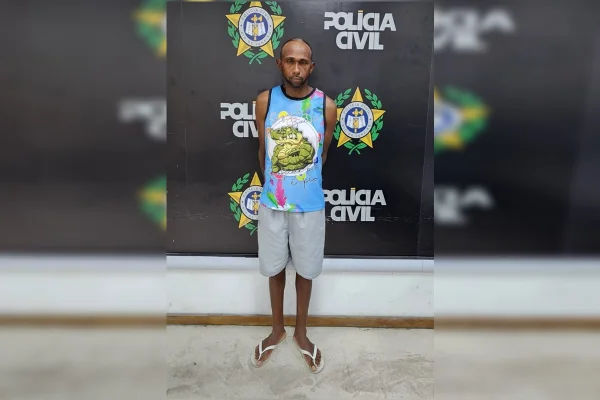 Matou pai e filha de dois anos
