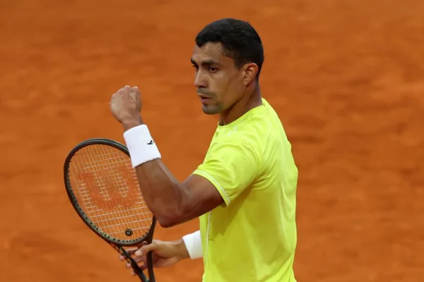 Thiago Monteiro vence em Roma e volta ao top 100 do tênis