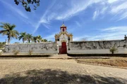 A Capela de Sant’Ana e a Igreja de Nossa Senhora do Rosário dos Pretos estão entre os principais bens culturais do distrito de Cocais A Capela de Sant’Ana e a Igreja de Nossa Senhora do Rosário dos Pretos estão entre os principais bens culturais do distrito de Cocais