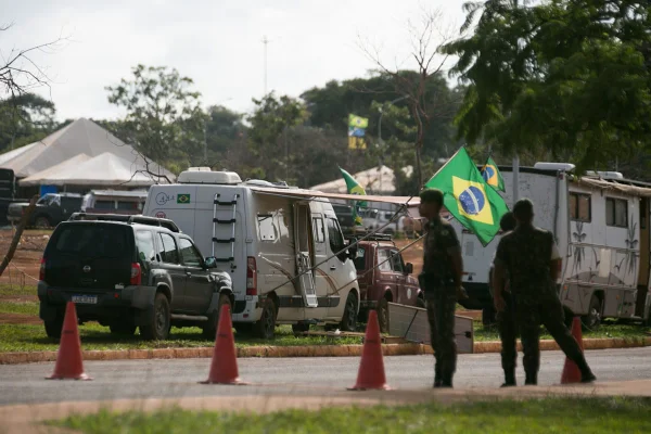 Acampamento do QG - Metrópoles