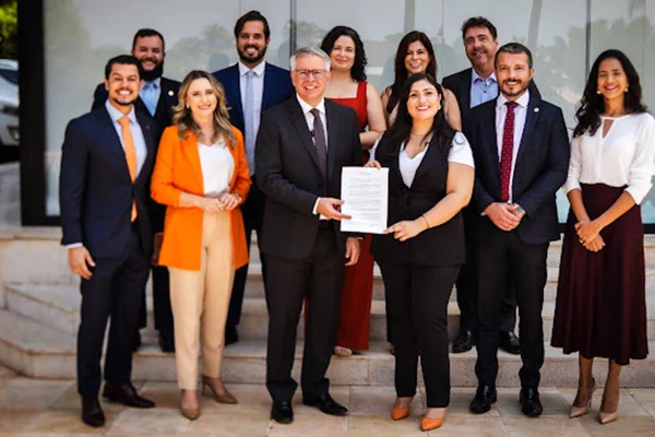Eleições OAB-DF: líderes de 10 das 14 subseções apoiam Paulo Maurício